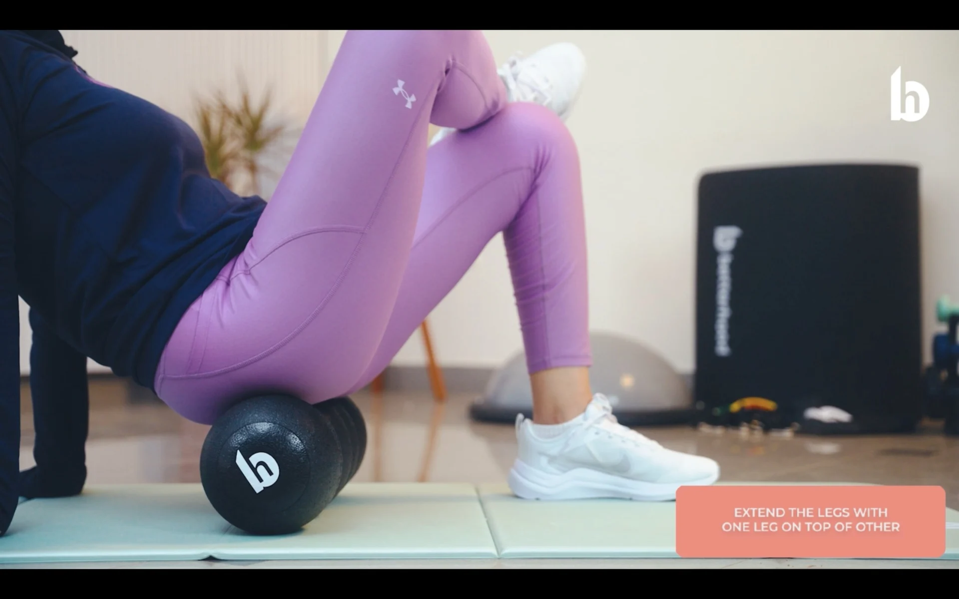Glutes stretch with foam roller